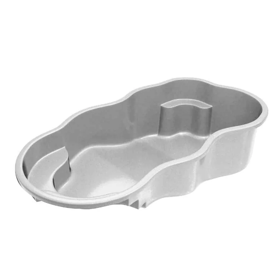 Aruba fiberglass pool shape, a Latham model